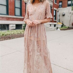 Elegant Lace Maxi Dress